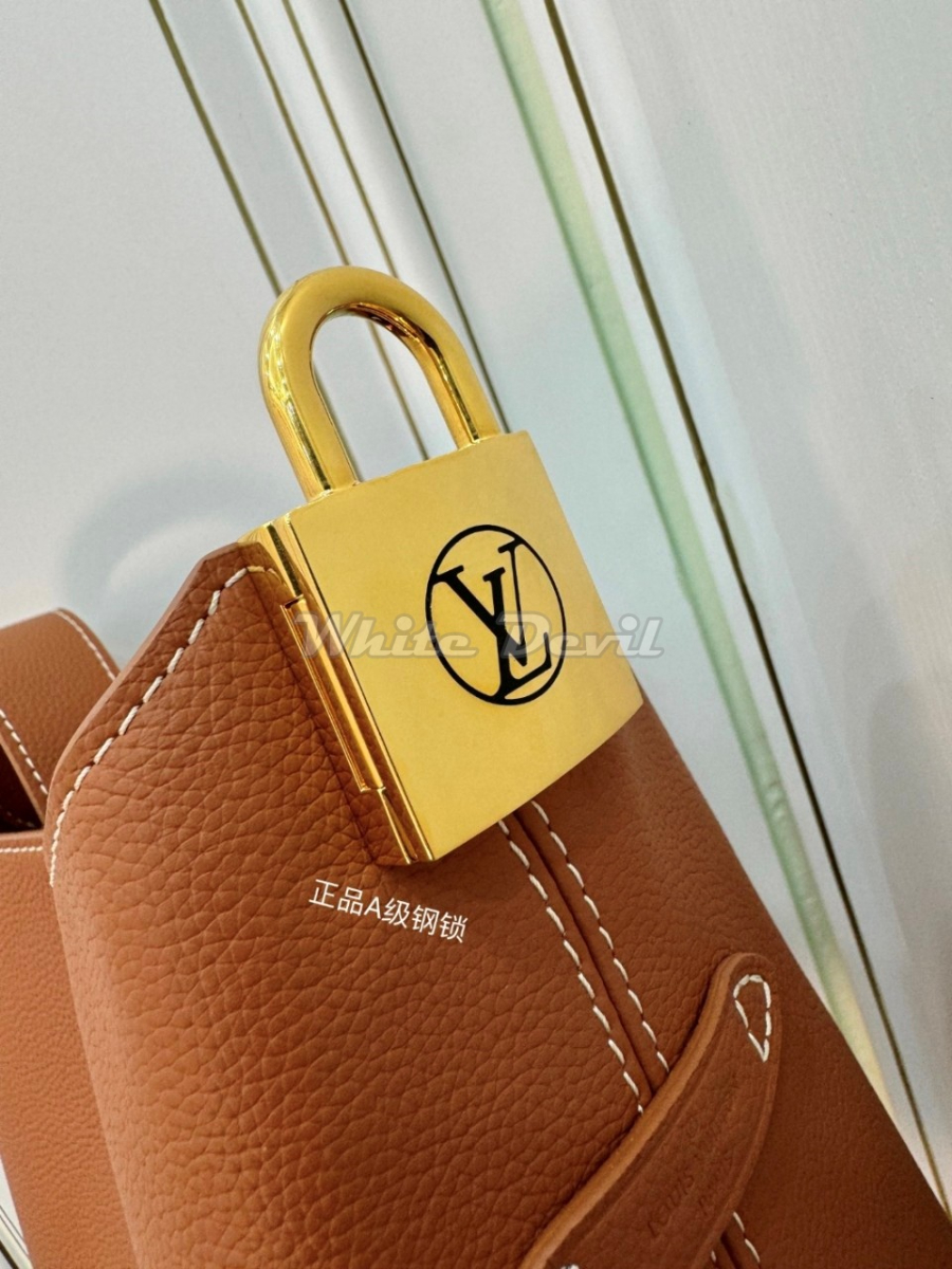 하얀악마 루이비통 로우키 호보백 (13).jpg